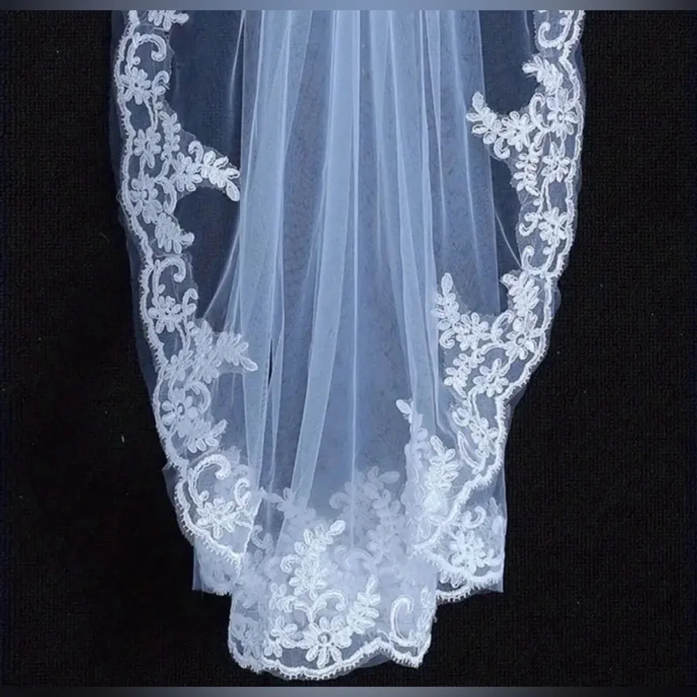 Lace Embroidered and Gems Edge Bridal Wedding Veil White With Comb NWT